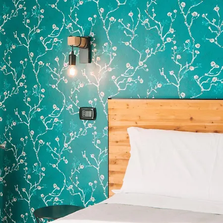 Travel Station Bed & Breakfast 2*