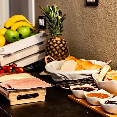 Alojamento de Acomodação e Pequeno-almoço Travel Station Bari
